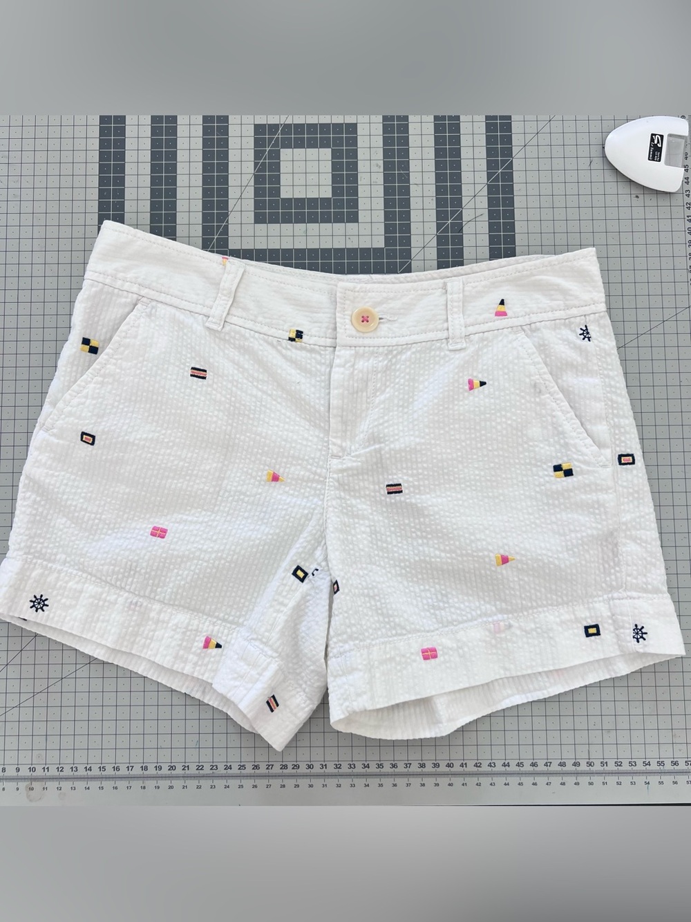 Lilly Pulitzer Shorts – White – Seersucker Cotton – Size 0